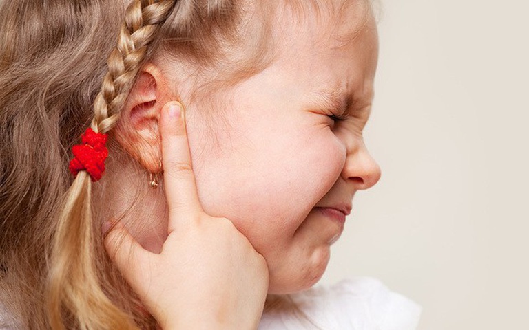 Cảnh Báo: Dùng Tăm Bông Không Đúng Cách Có Thể Gây Nấm Ống Tai