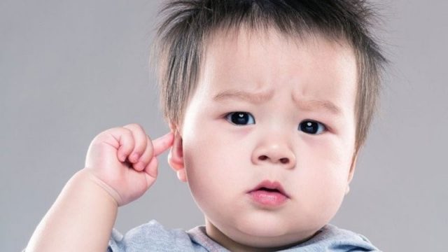 Làm thế nào để phát hiện trẻ có nghe kém