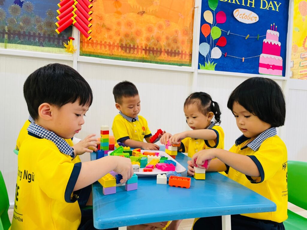 Làm thế nào để rèn luyện kỹ năng tự chủ cho trẻ mầm non?