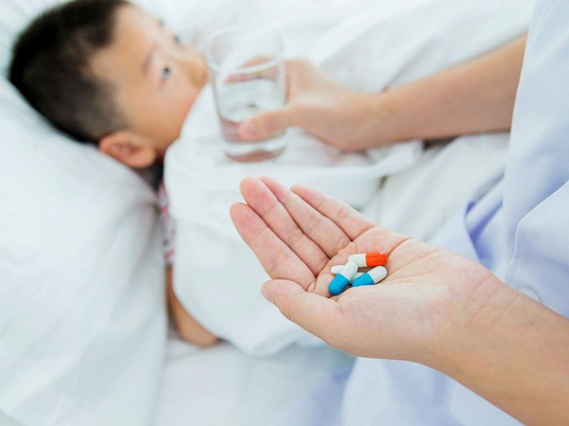 Cách chọn thuốc hạ sốt an toàn và hiệu quả cho trẻ?