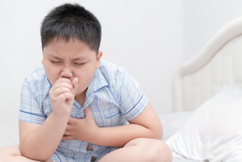 Trẻ ho dữ dội, cần phải làm gì? | Vinmec