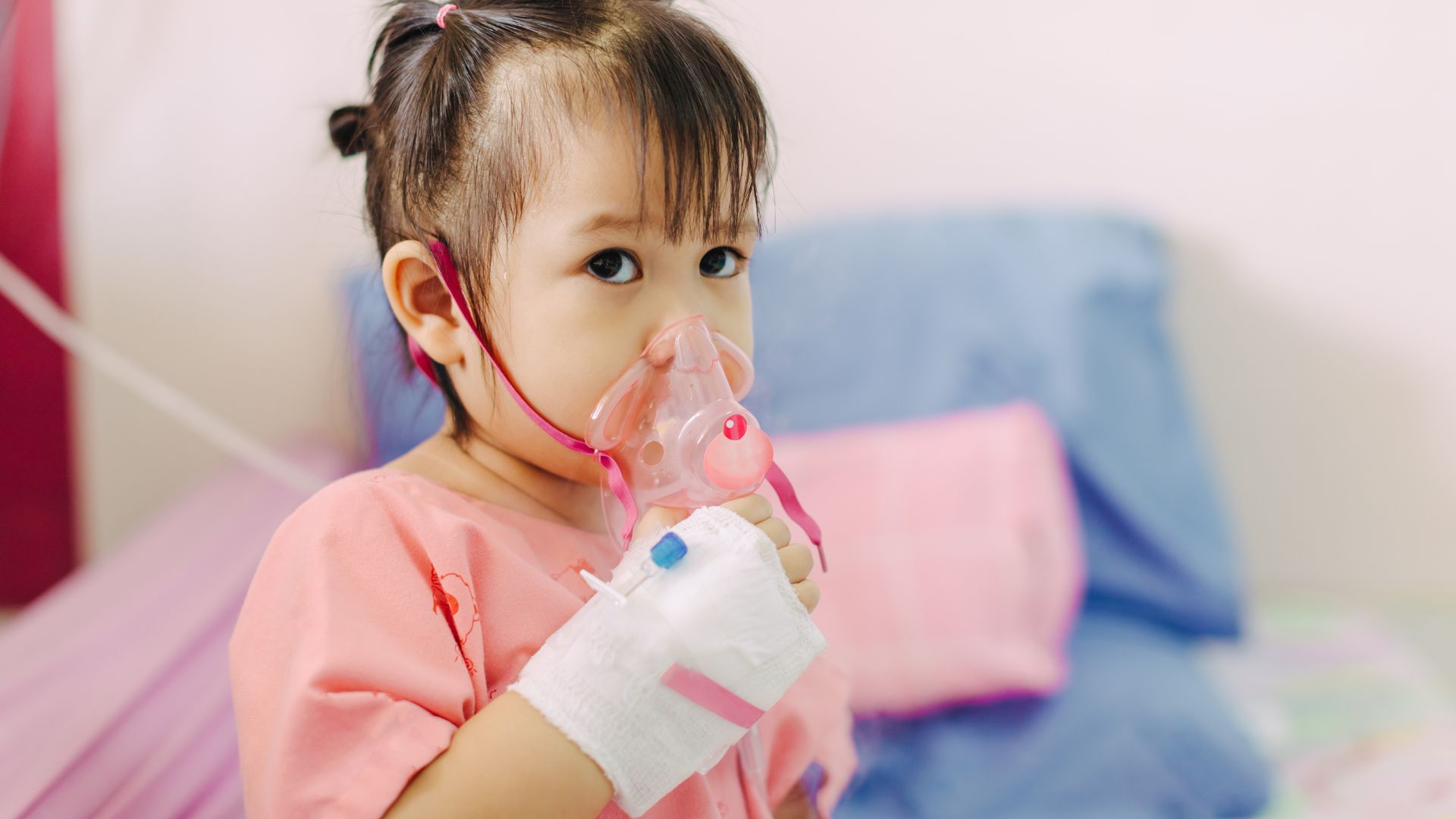 Cách điều trị RSV tại nhà cho trẻ như thế nào? Khi nào bố mẹ cần đưa trẻ đi  gặp bác sĩ? - Trung tâm Tiêm chủng Long Châu